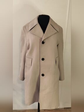 Classic Single-Breasted Coat in Light Beige